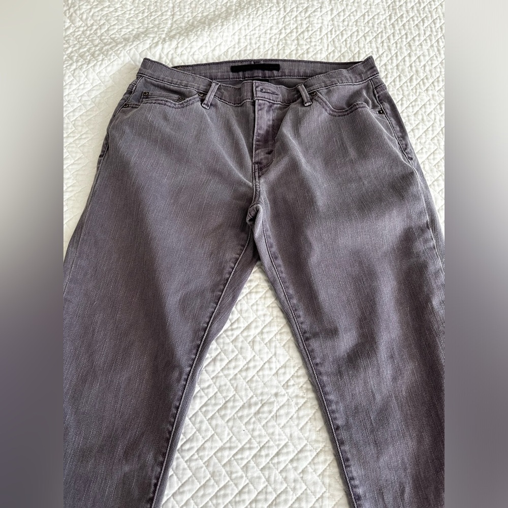 LEVI'S DISTRESSED BOYFRIEND JEANS - Women's 6 Medium (Purple) - Picture 2 of 7